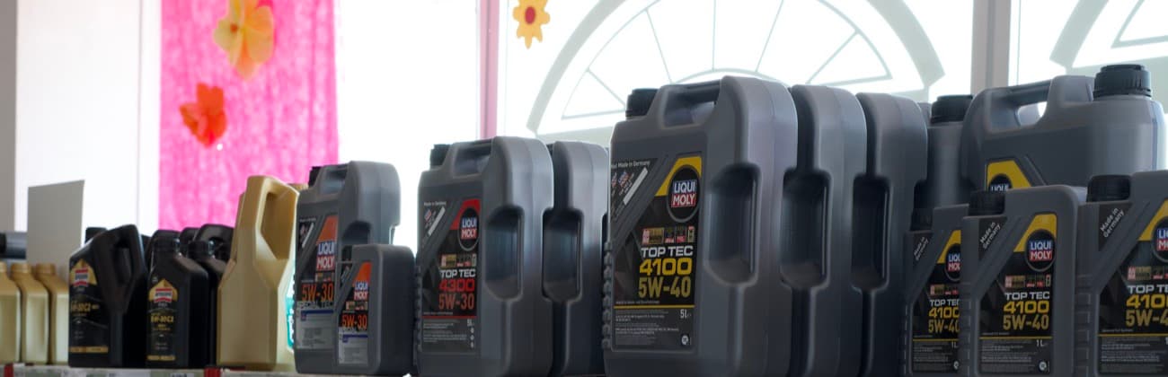 Olio motore, batterie e pastiglie freno